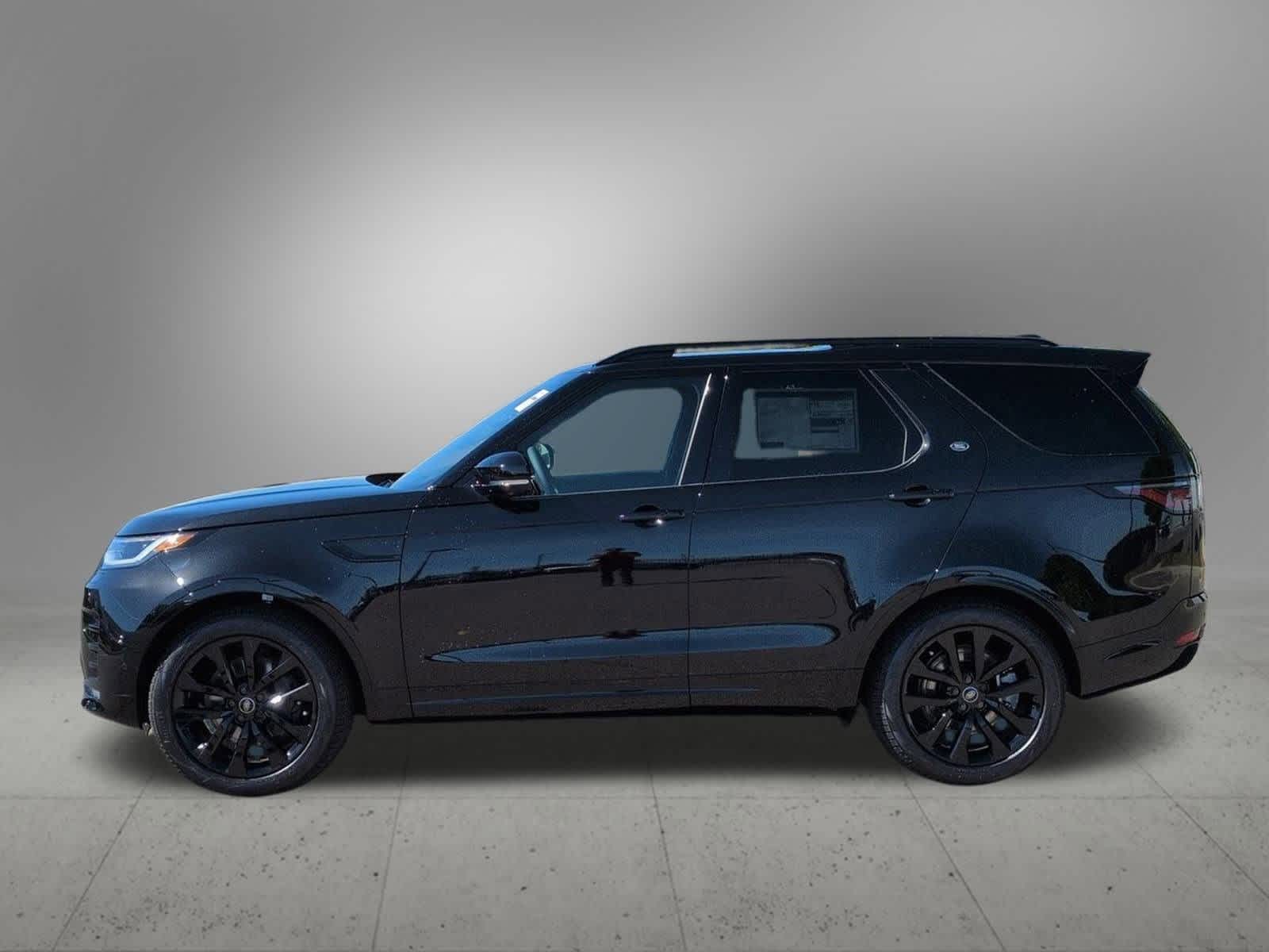 2026 Land Rover Discovery photo 3