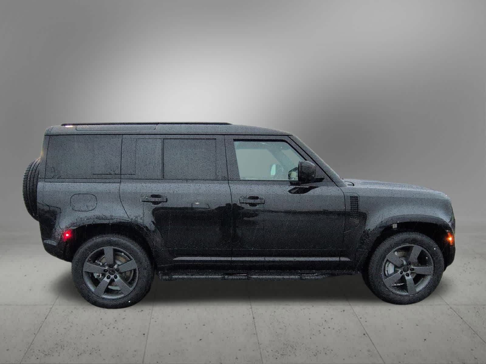 Thumbnail: 2025 Land Rover Defender - 7