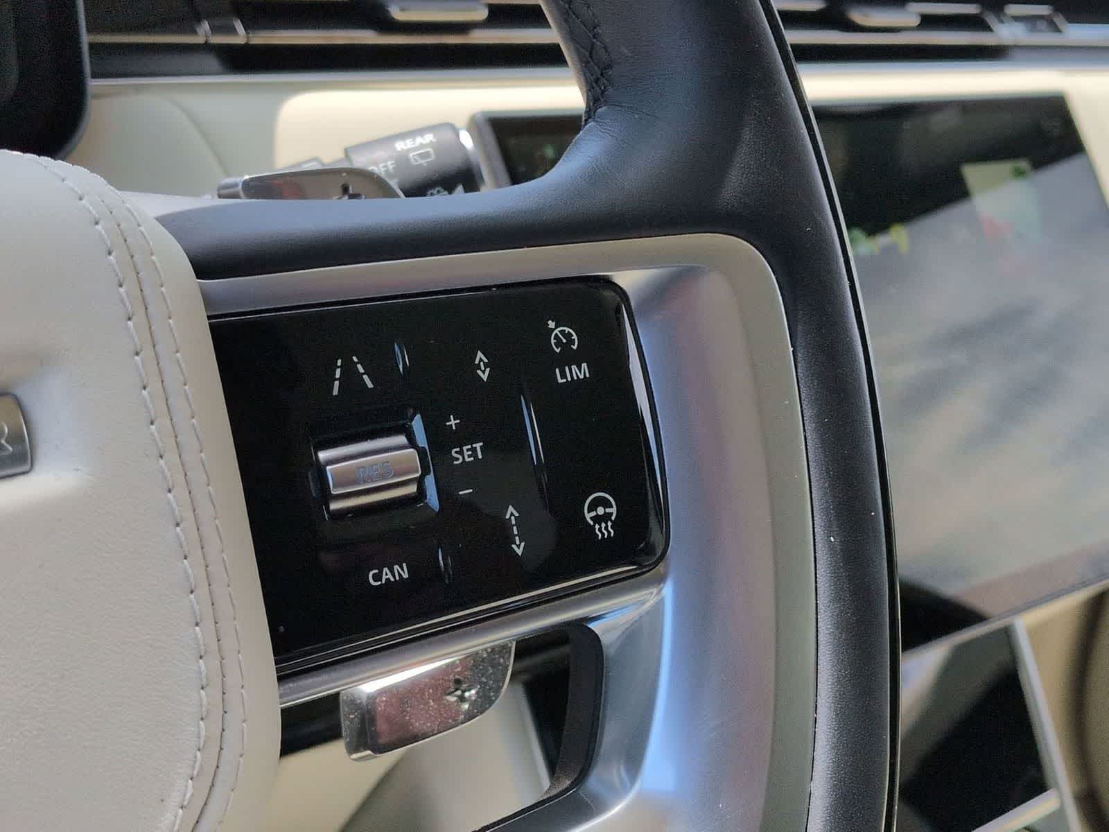 Thumbnail: 2025 Land Rover Range Rover - 25