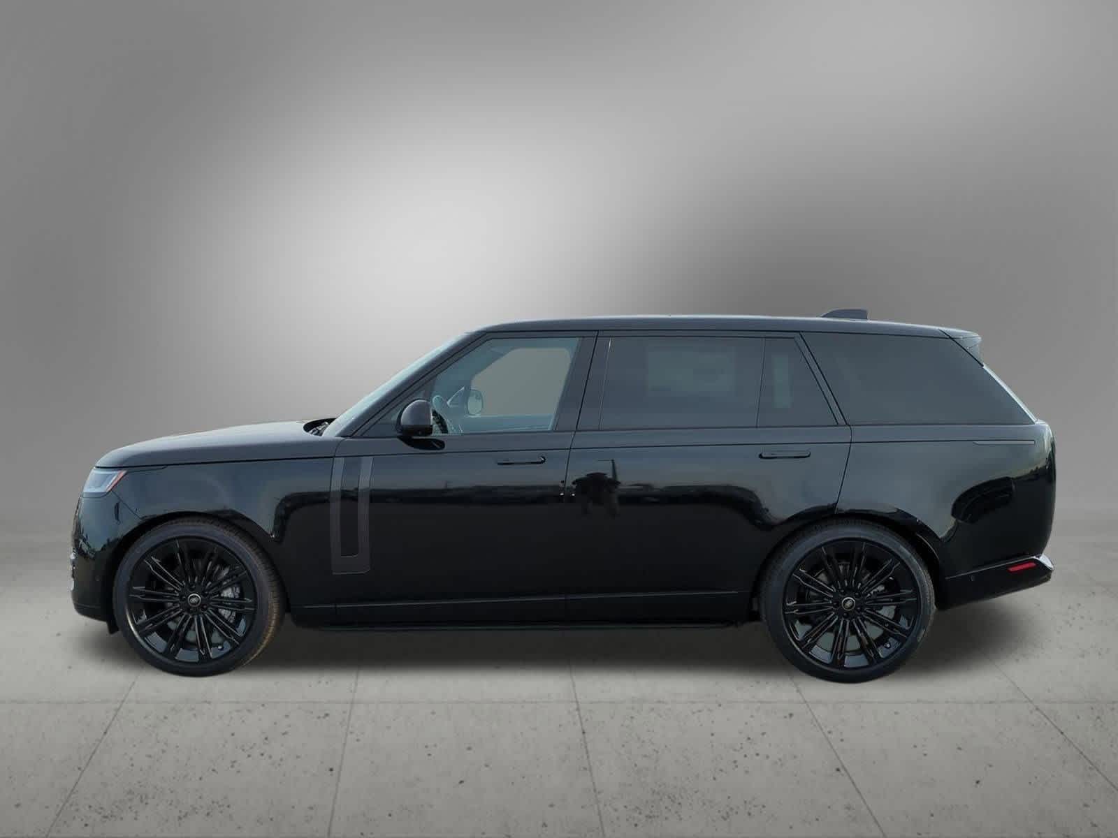 2025 Land Rover Range Rover SE photo 3