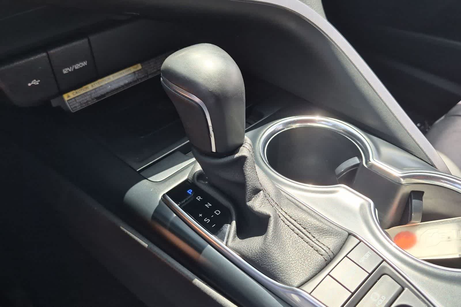 2020 Toyota Camry XLE - Photo 30