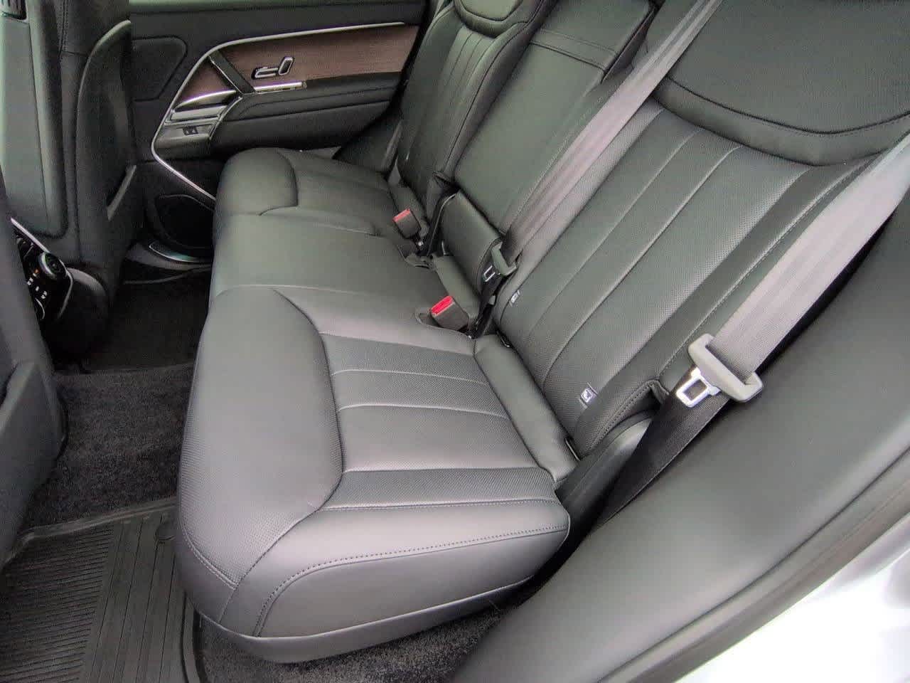 Thumbnail: 2026 Land Rover Range Rover - 20