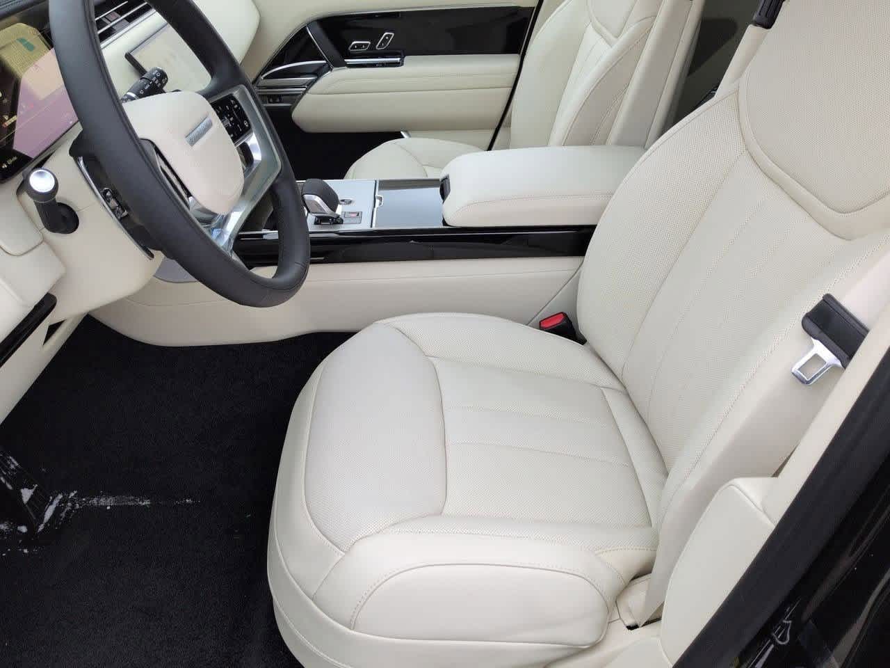 Thumbnail: 2026 Land Rover Range Rover - 16