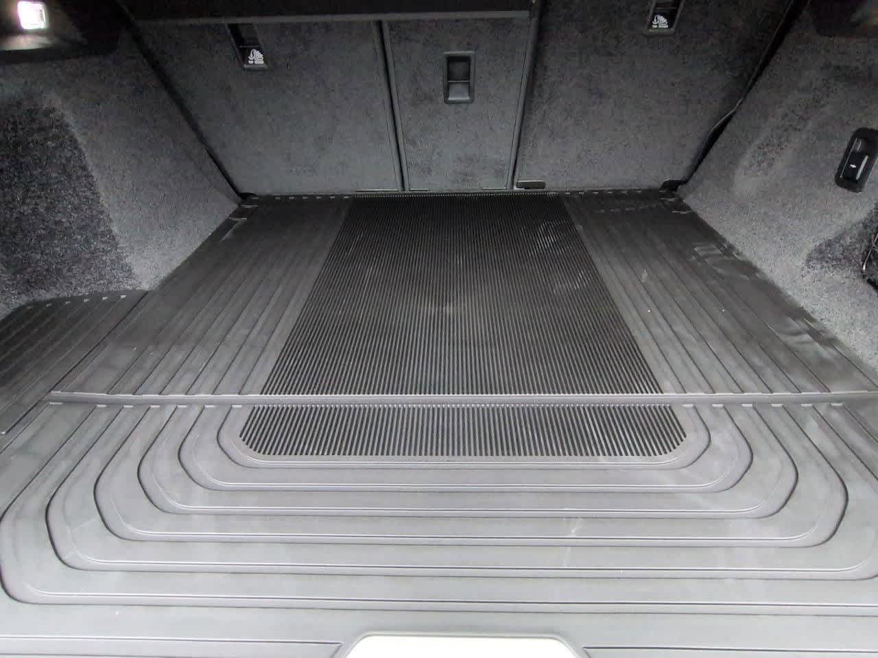 Thumbnail: 2026 Land Rover Range Rover - 36