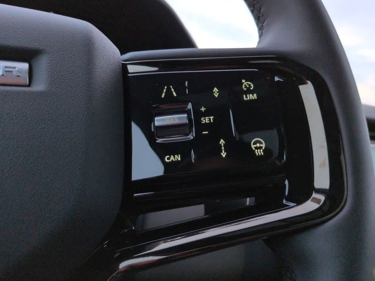 Thumbnail: 2026 Land Rover Range Rover Evoque - 26