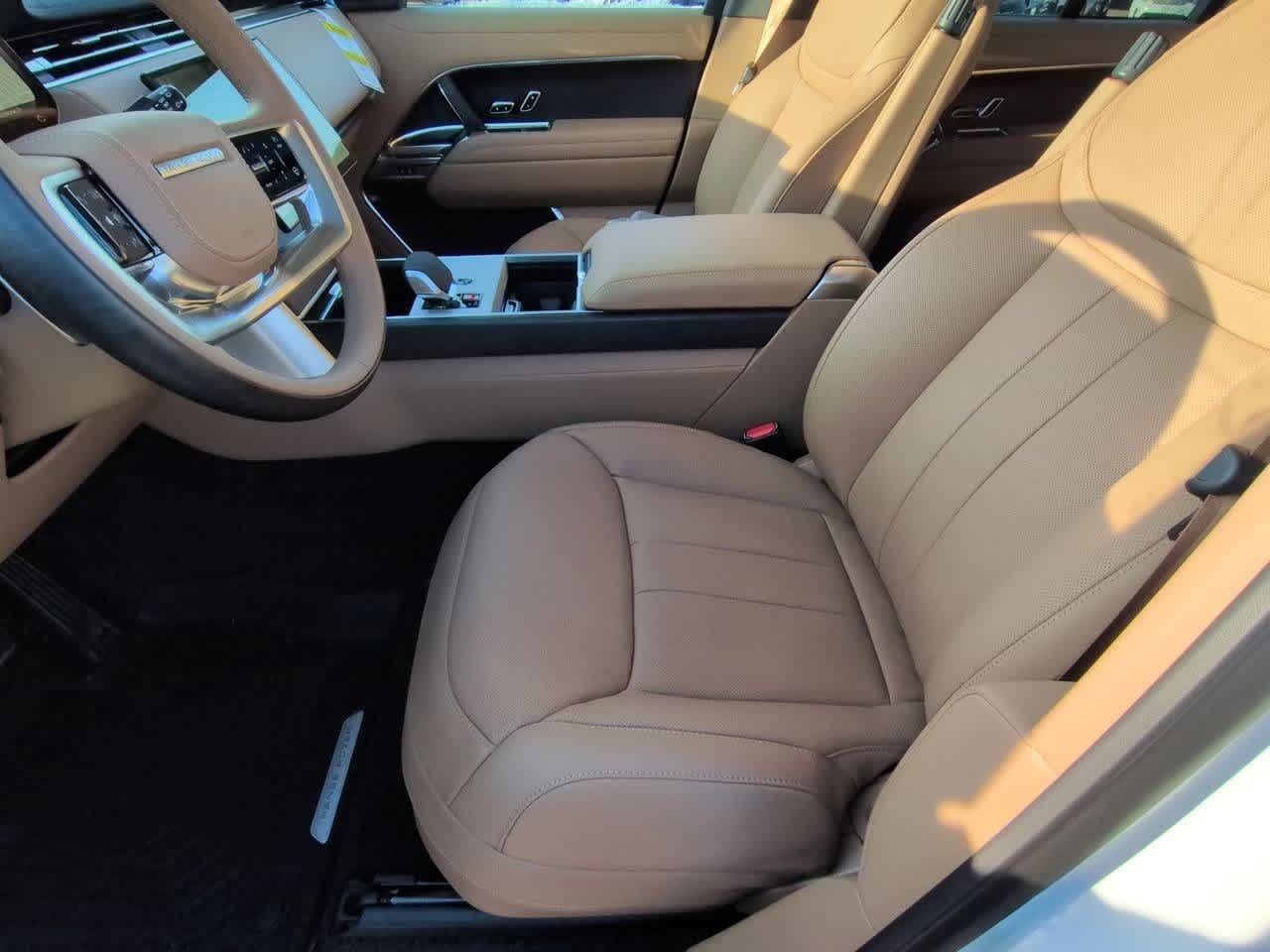 Thumbnail: 2026 Land Rover Range Rover - 16