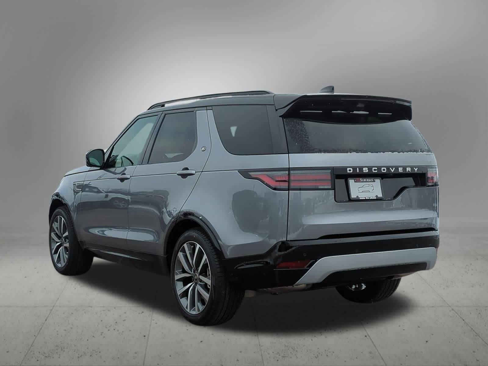 Thumbnail: 2026 Land Rover Discovery - 4