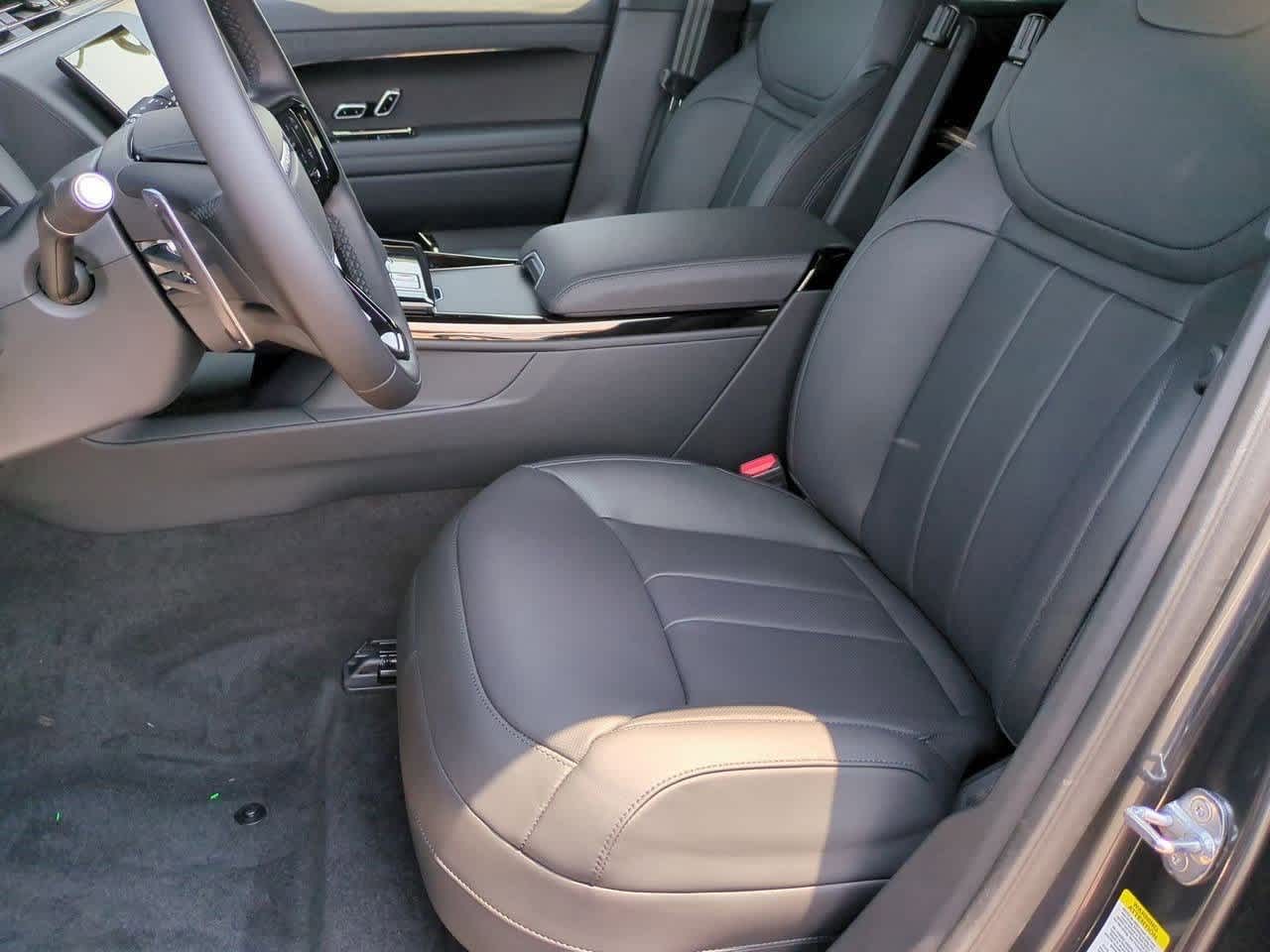 Thumbnail: 2025 Land Rover Range Rover Sport - 14