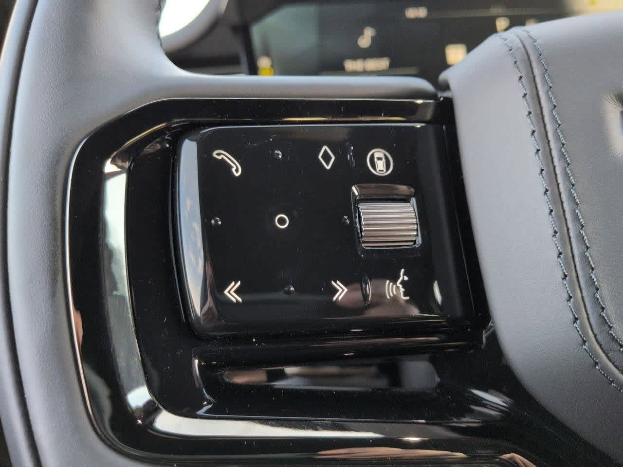 Thumbnail: 2026 Land Rover Range Rover Sport - 25