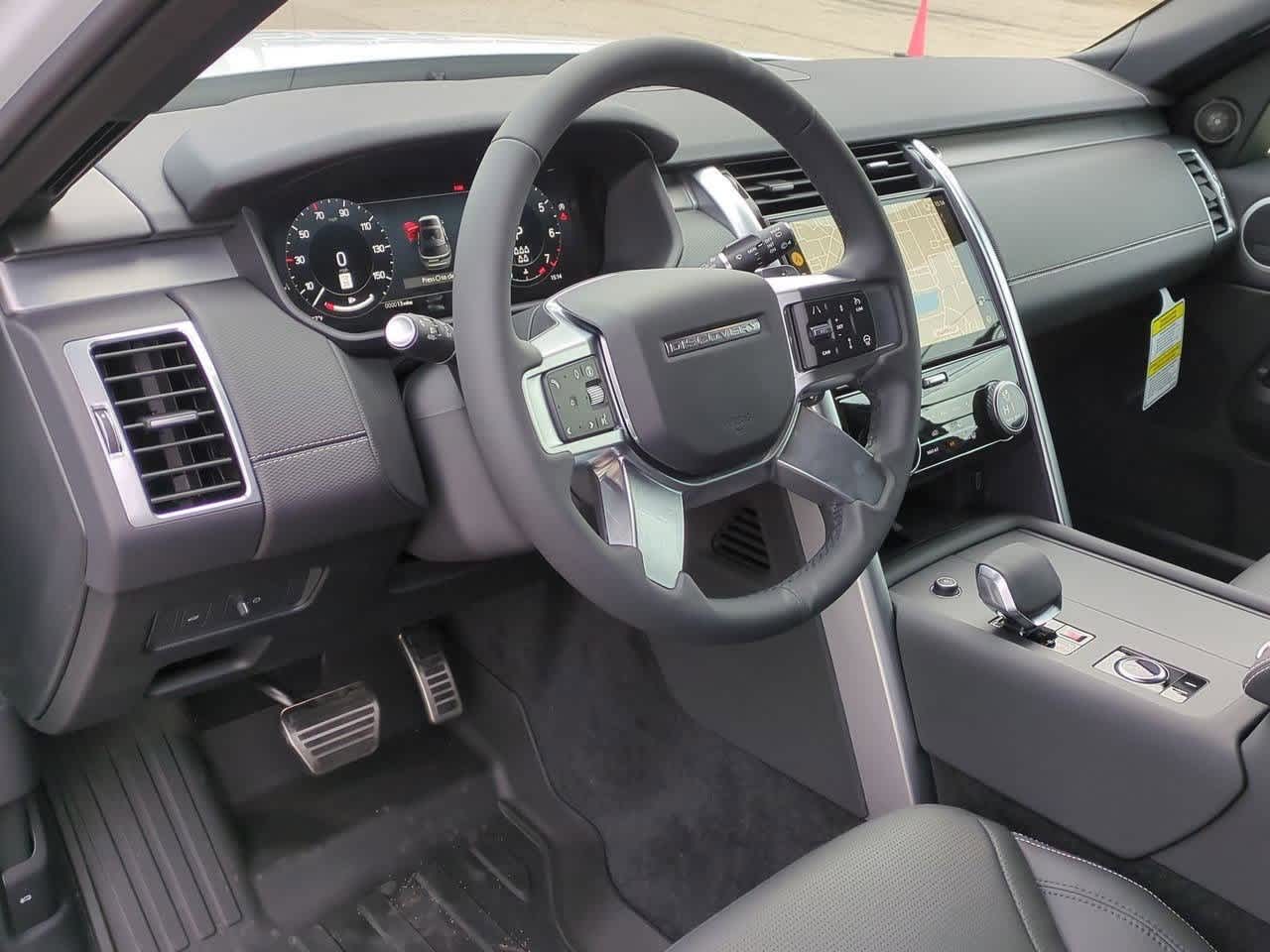 Thumbnail: 2026 Land Rover Discovery - 2