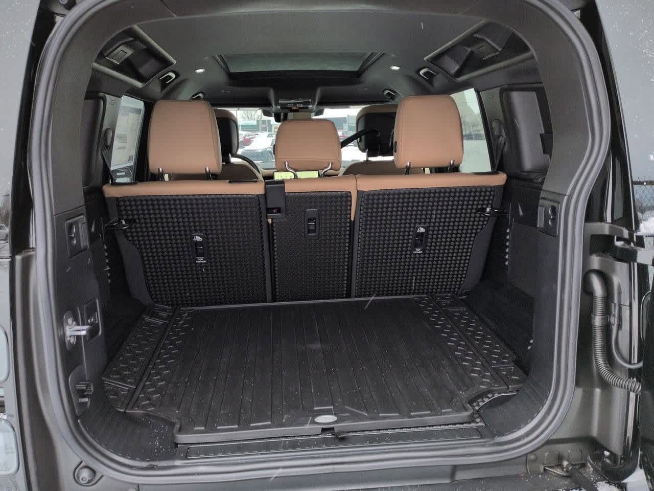 Thumbnail: 2026 Land Rover Defender - 36