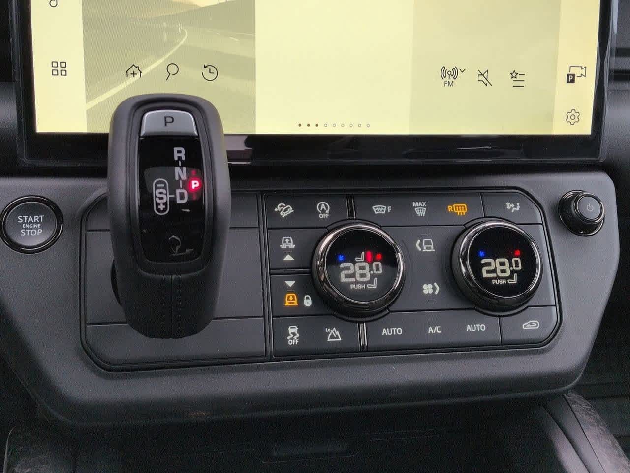 Thumbnail: 2025 Land Rover Defender - 29