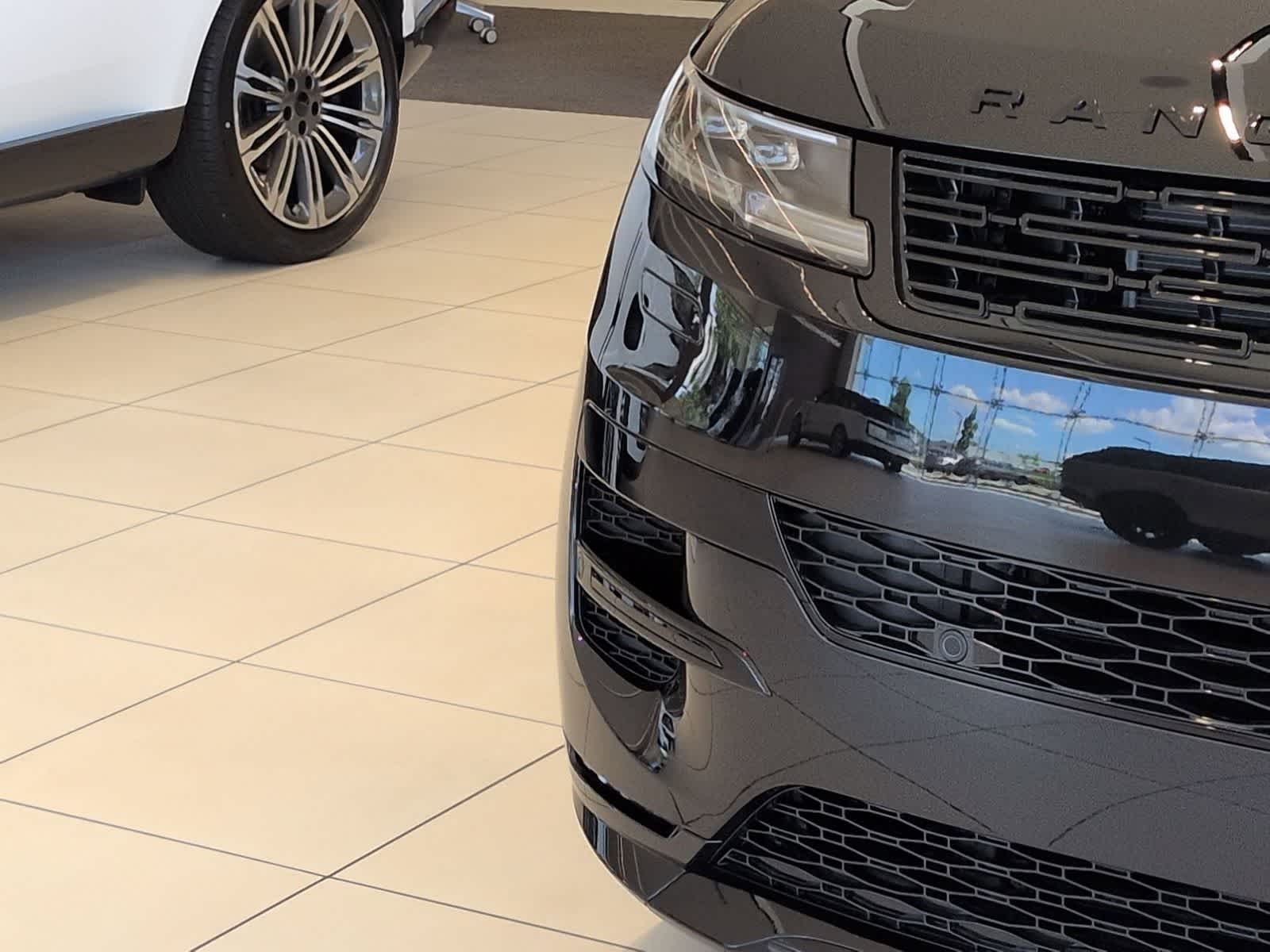 Thumbnail: 2026 Land Rover Range Rover Sport - 10