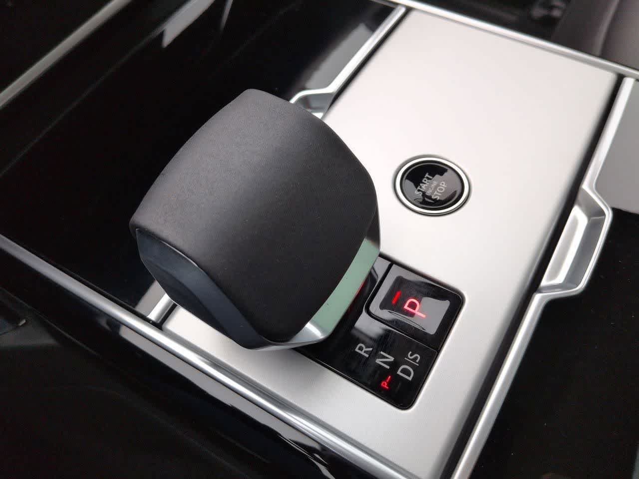 Thumbnail: 2026 Land Rover Range Rover - 34