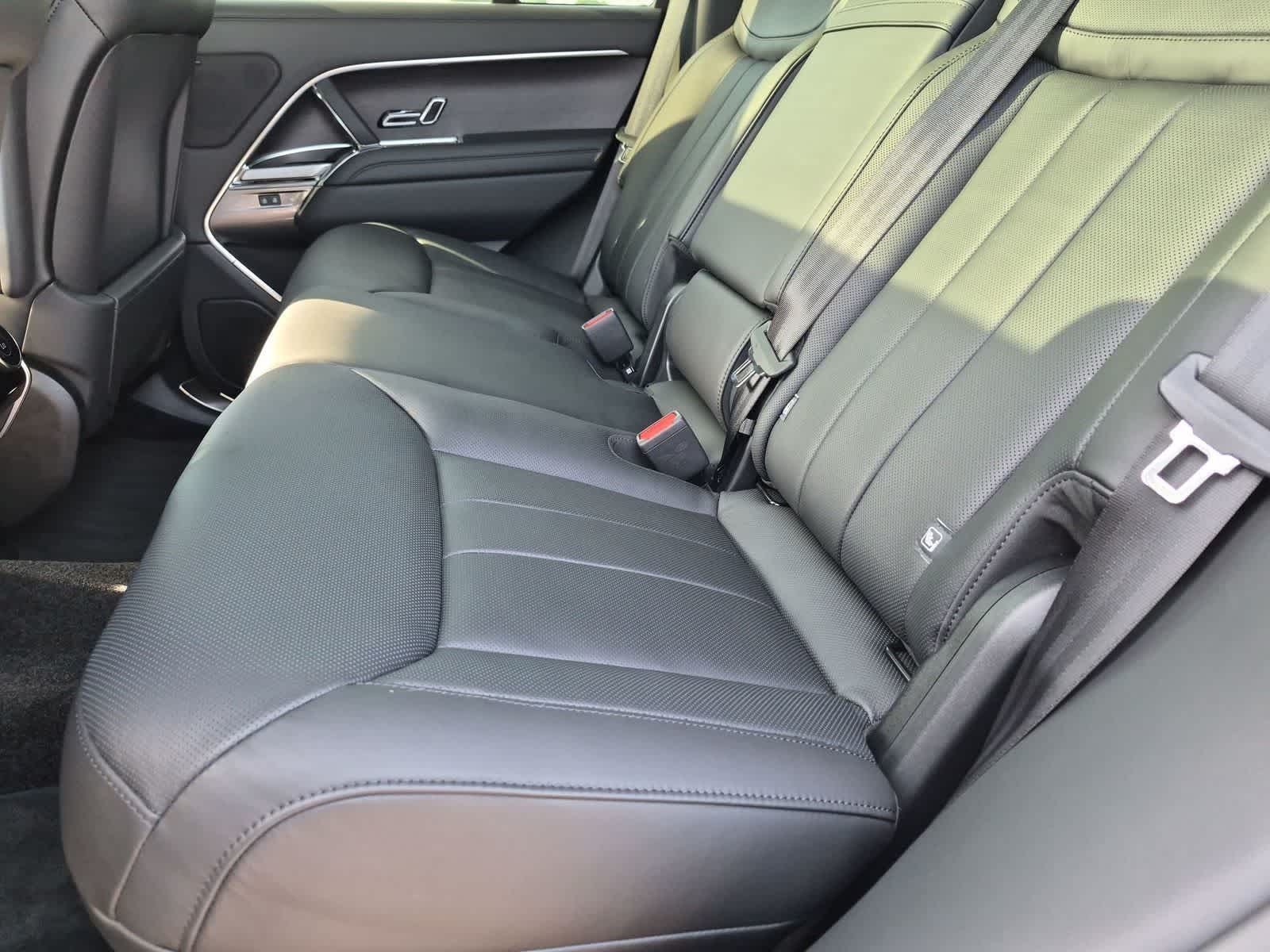 2026 Land Rover Range Rover SE - Photo 11