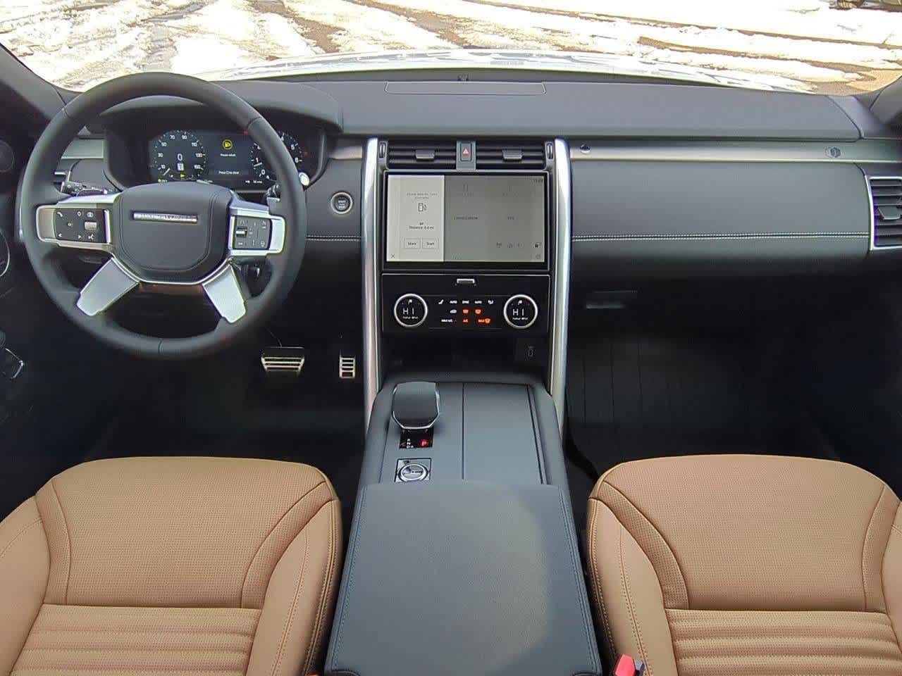 Thumbnail: 2026 Land Rover Discovery - 15