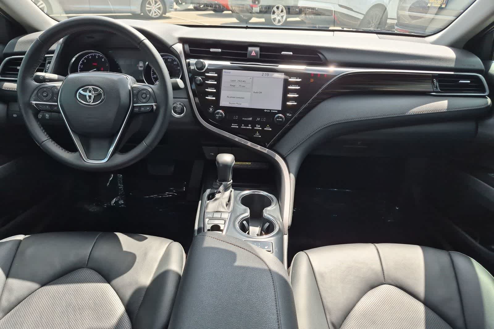 2020 Toyota Camry XLE - Photo 15