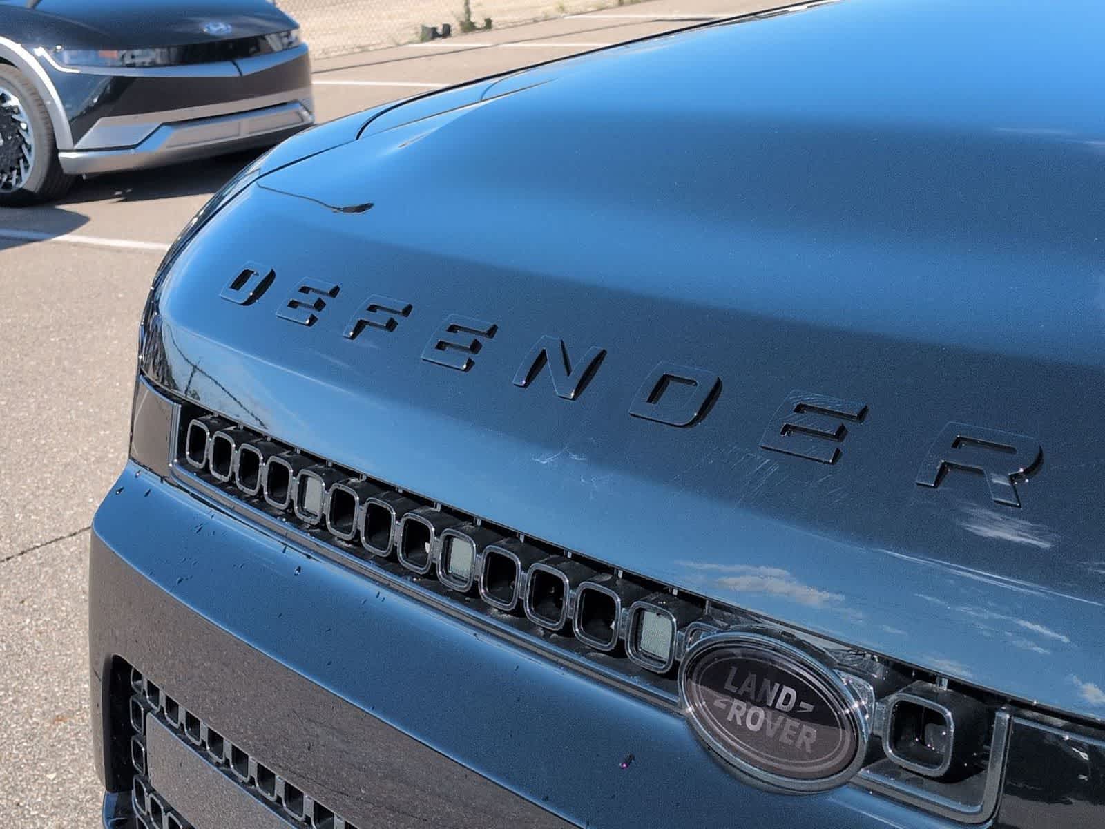 Thumbnail: 2026 Land Rover Defender - 12