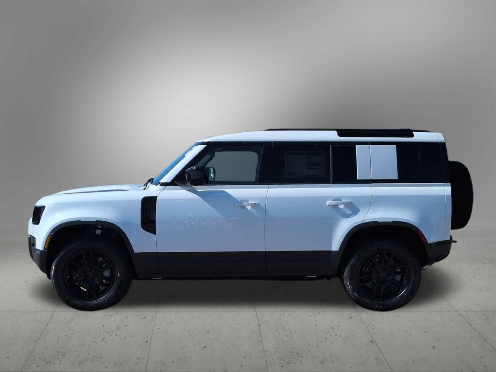 2026 Land Rover Defender 110 S photo 3
