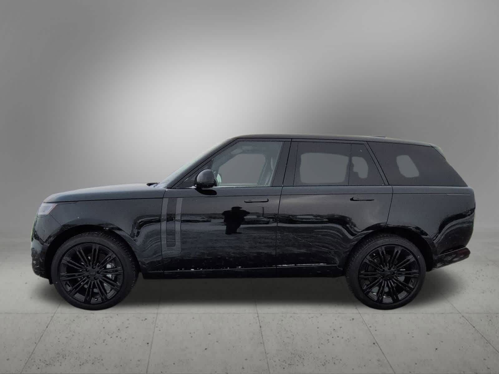 Thumbnail: 2026 Land Rover Range Rover - 3