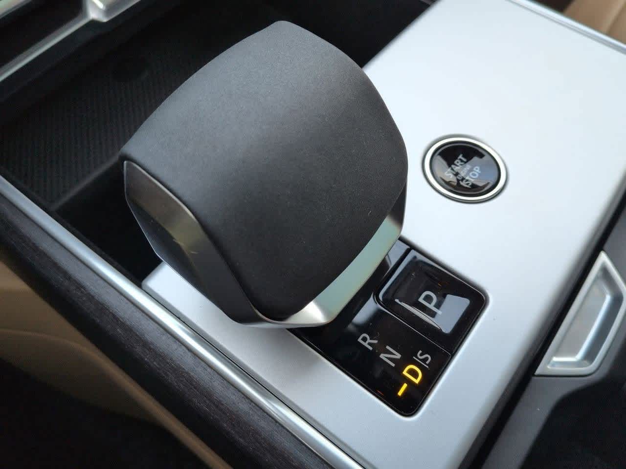 Thumbnail: 2026 Land Rover Range Rover - 33