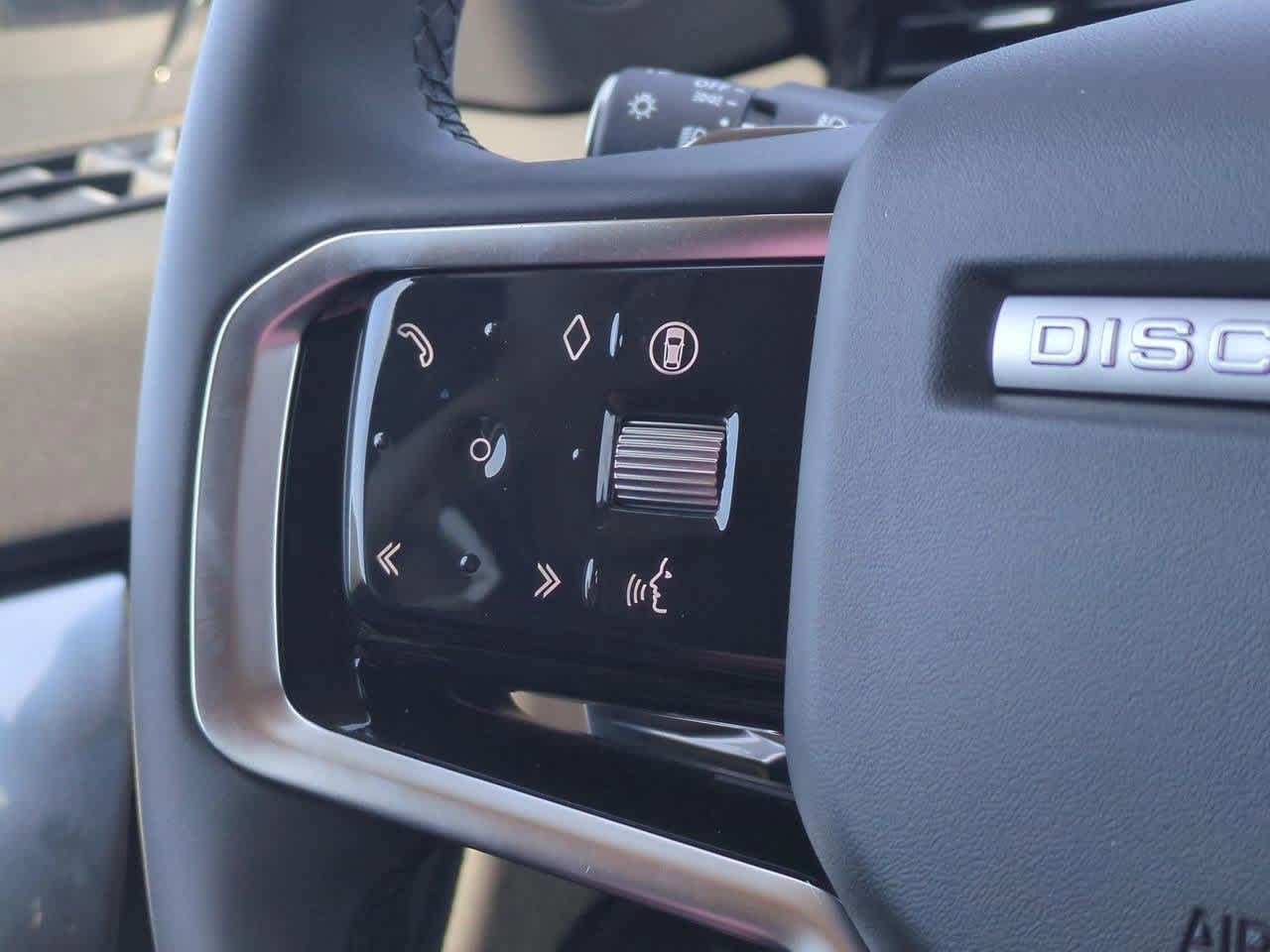 Thumbnail: 2025 Land Rover Discovery Sport - 24