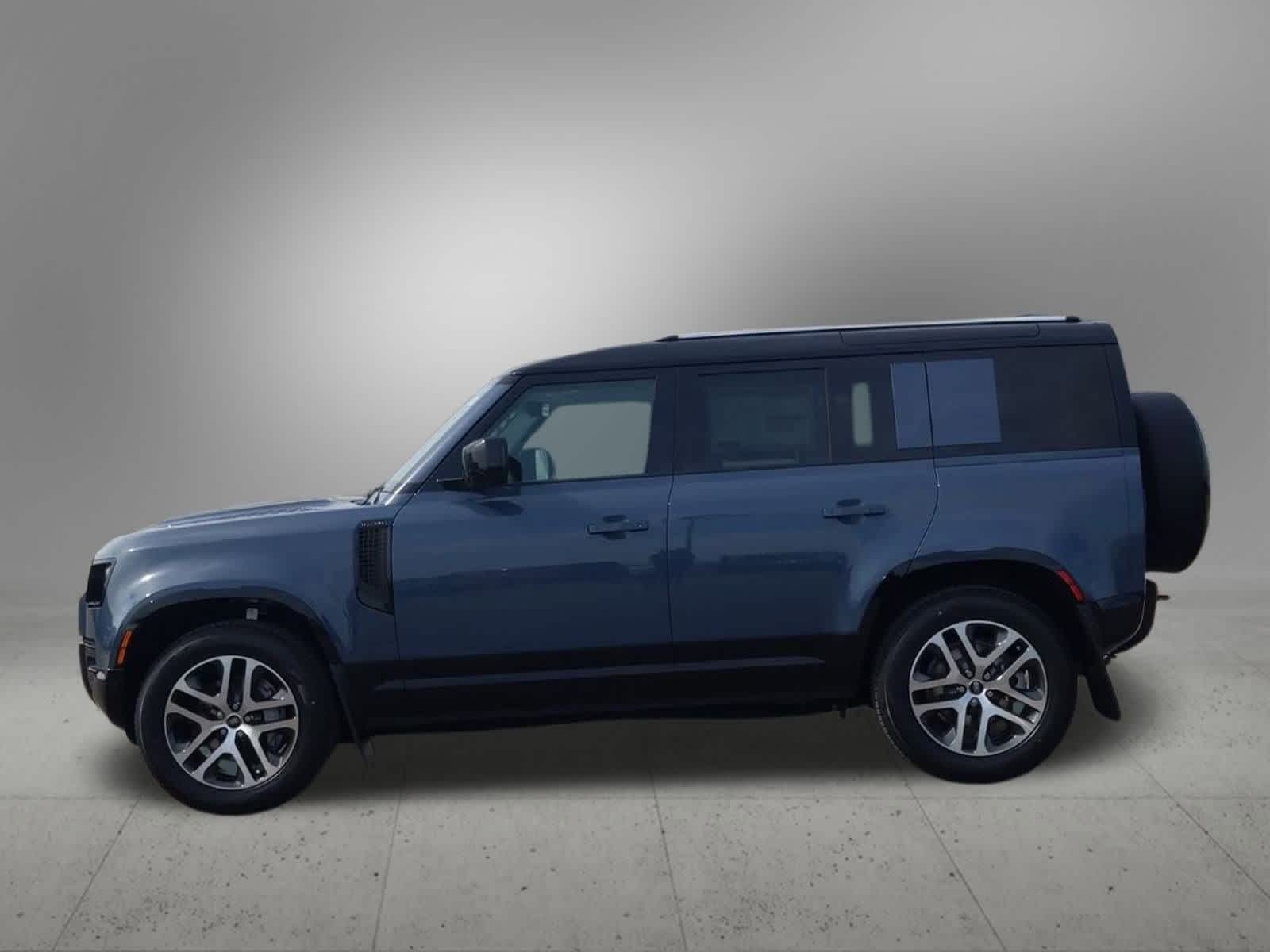 2025 Land Rover Defender X-Dynamic SE photo 3