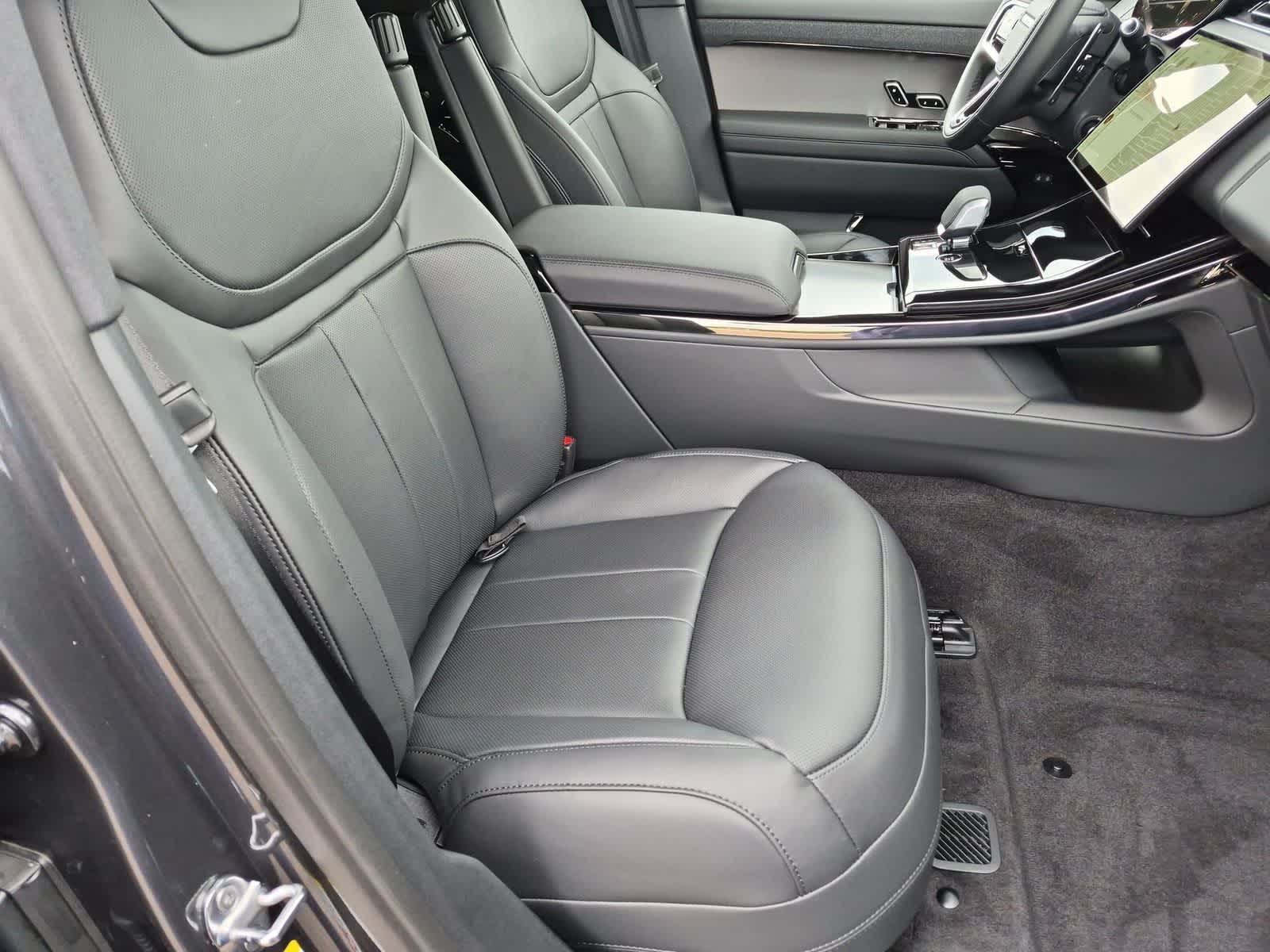 Thumbnail: 2026 Land Rover Range Rover Sport - 21