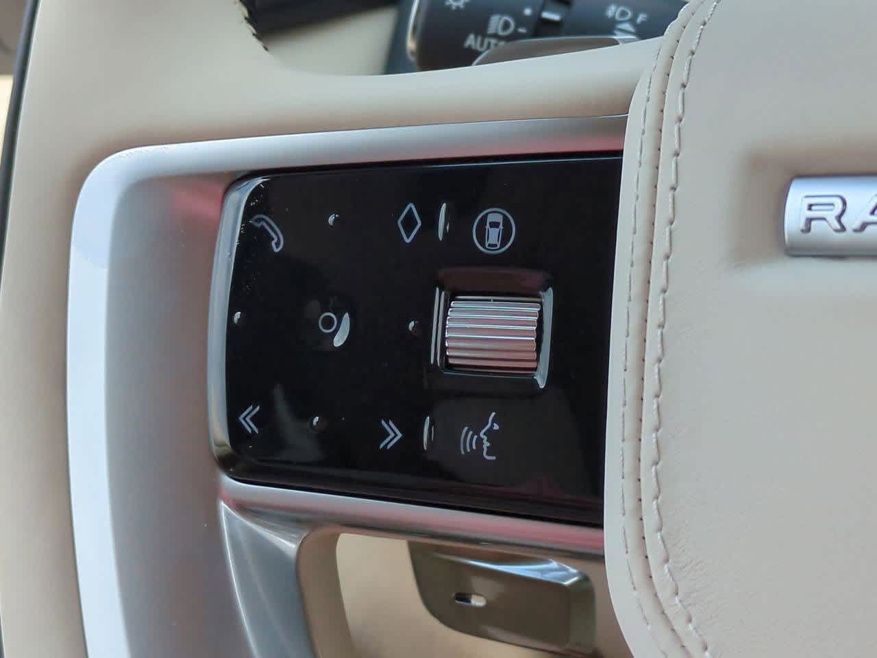 Thumbnail: 2025 Land Rover Range Rover - 24