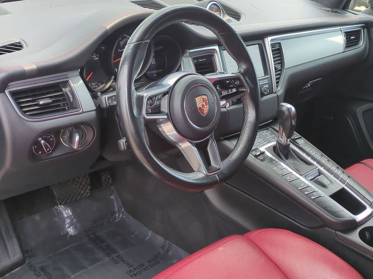 2015 Porsche Macan Turbo photo 2