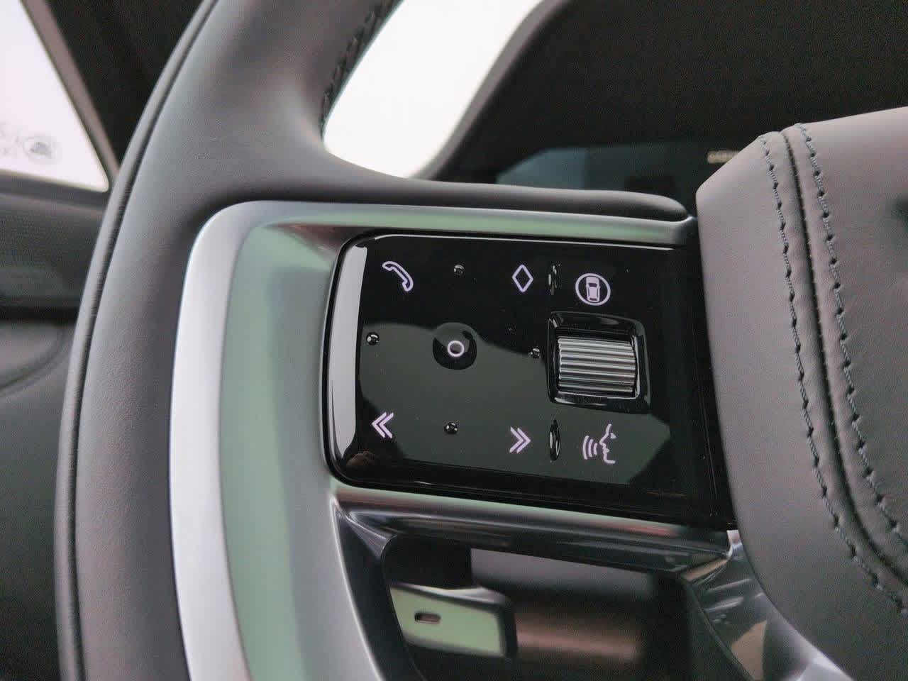 Thumbnail: 2026 Land Rover Range Rover - 25