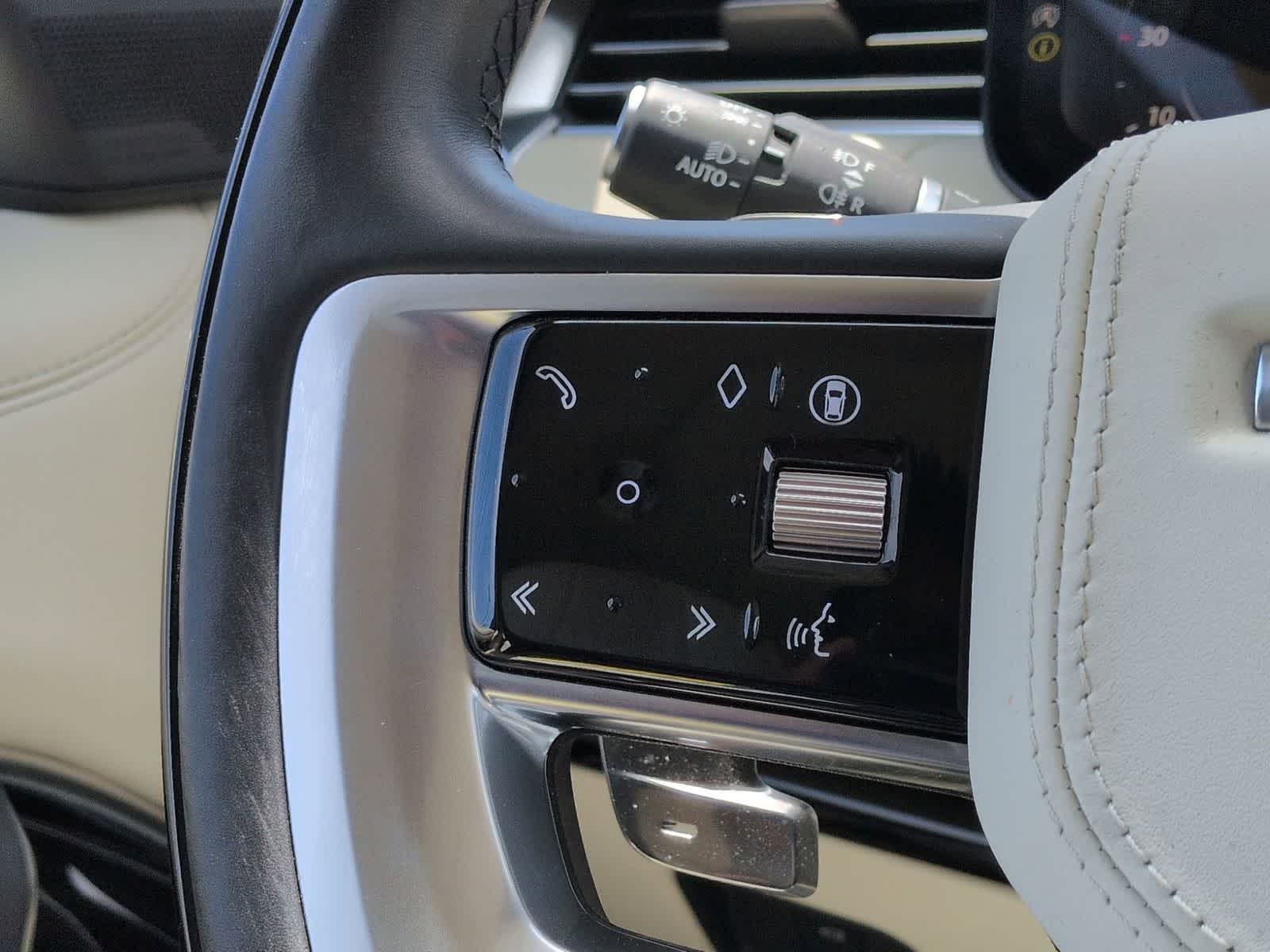 Thumbnail: 2025 Land Rover Range Rover - 24