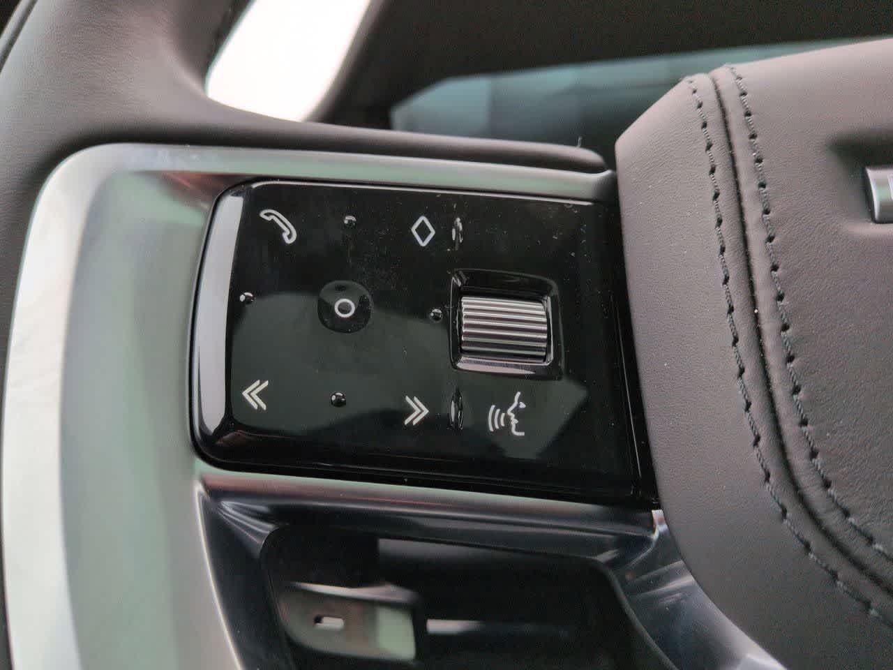 Thumbnail: 2026 Land Rover Range Rover - 26