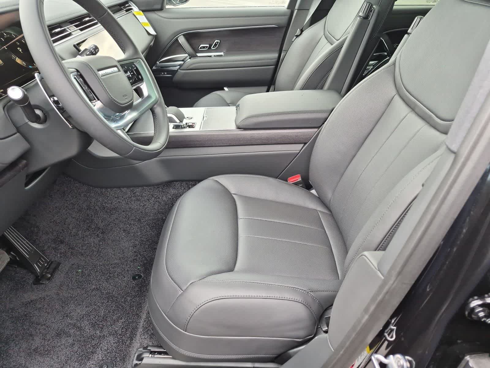 Thumbnail: 2026 Land Rover Range Rover - 16