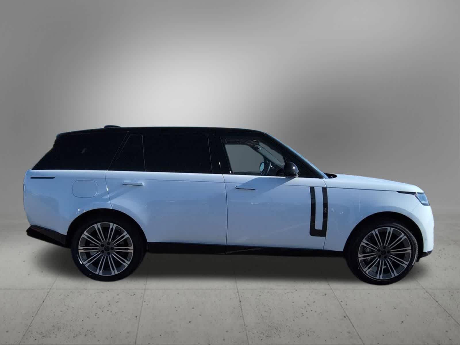 Thumbnail: 2026 Land Rover Range Rover - 7