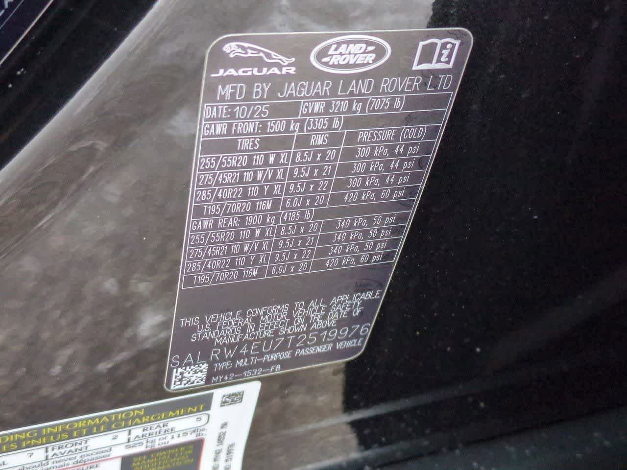 Thumbnail: 2026 Land Rover Discovery - 36