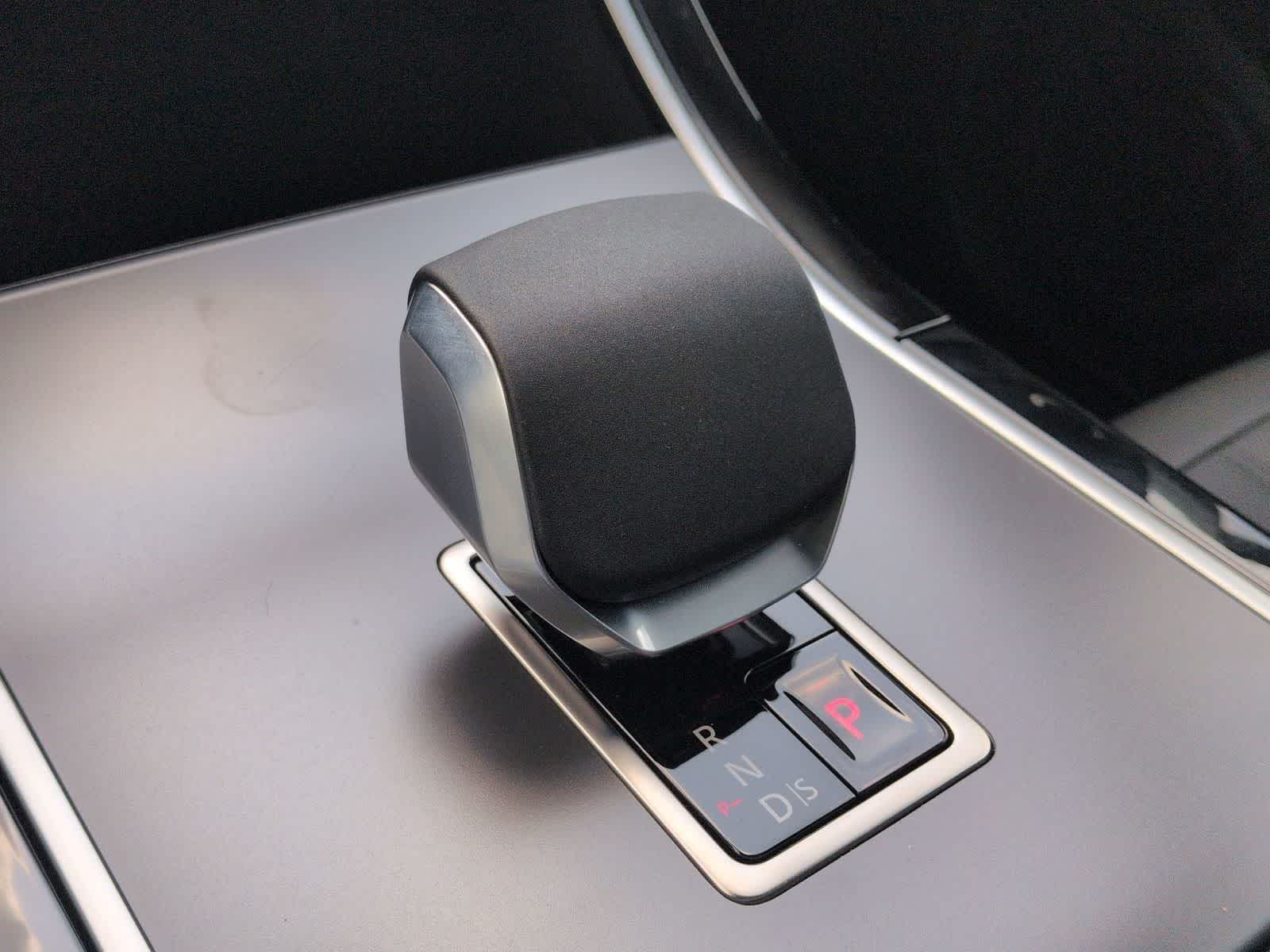 Thumbnail: 2026 Land Rover Range Rover Evoque - 33