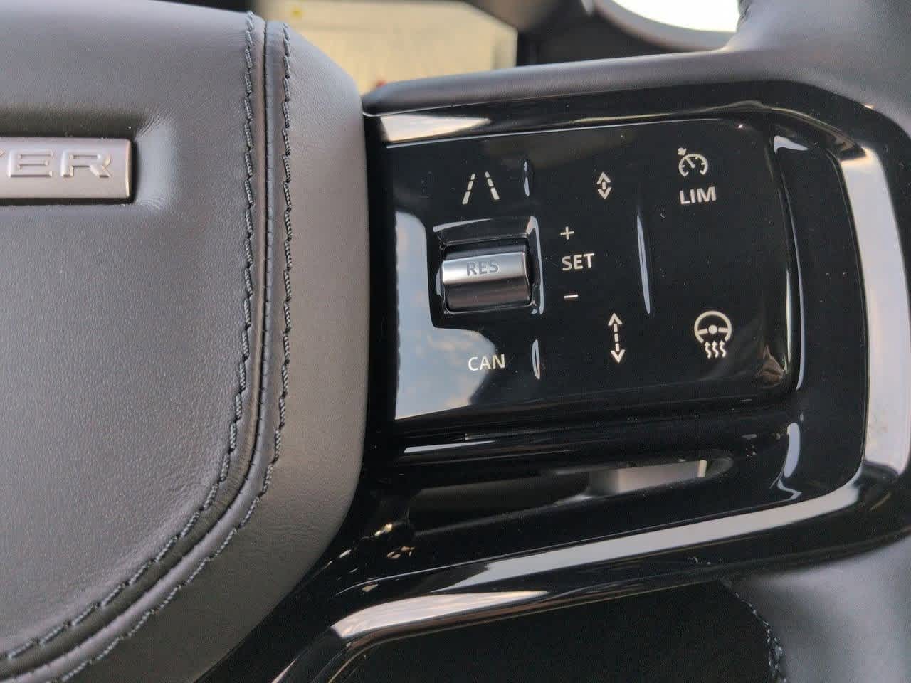 Thumbnail: 2026 Land Rover Range Rover Sport - 26