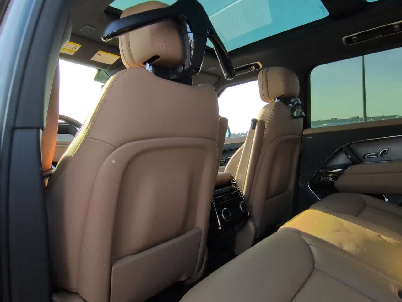 Thumbnail: 2025 Land Rover Range Rover Sport - 18