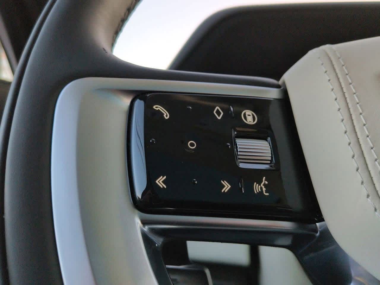 Thumbnail: 2026 Land Rover Range Rover - 24