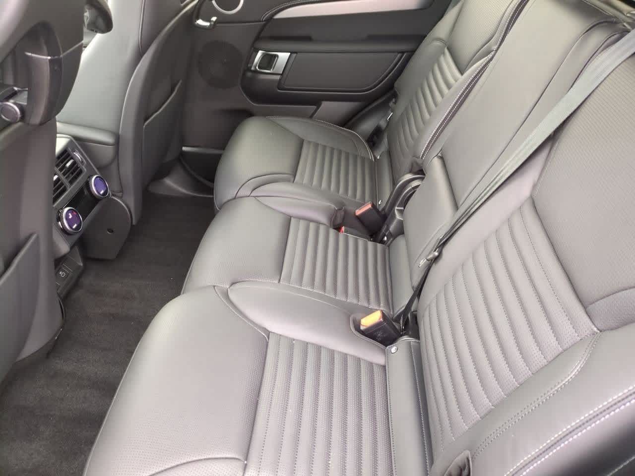 Thumbnail: 2026 Land Rover Discovery - 20