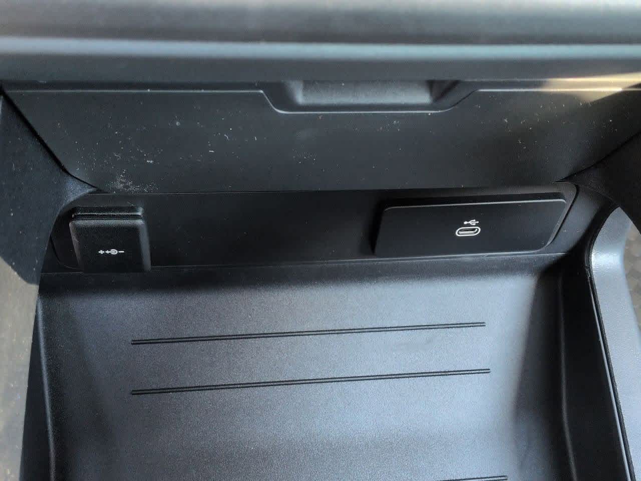 Thumbnail: 2026 Land Rover Defender - 32