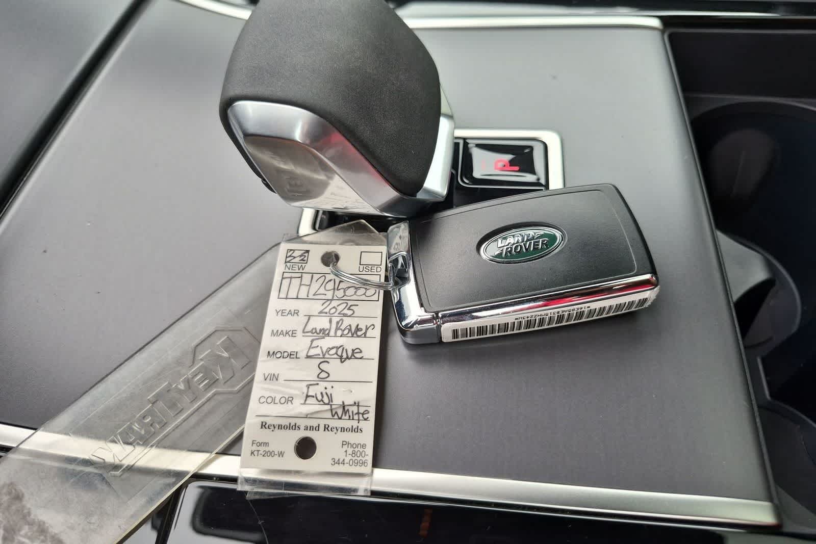 Thumbnail: 2026 Land Rover Range Rover Evoque - 36