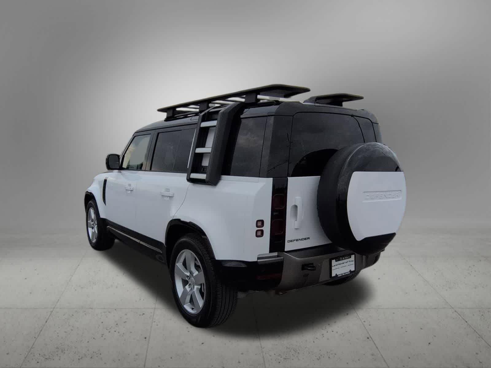 Thumbnail: 2025 Land Rover Defender - 4