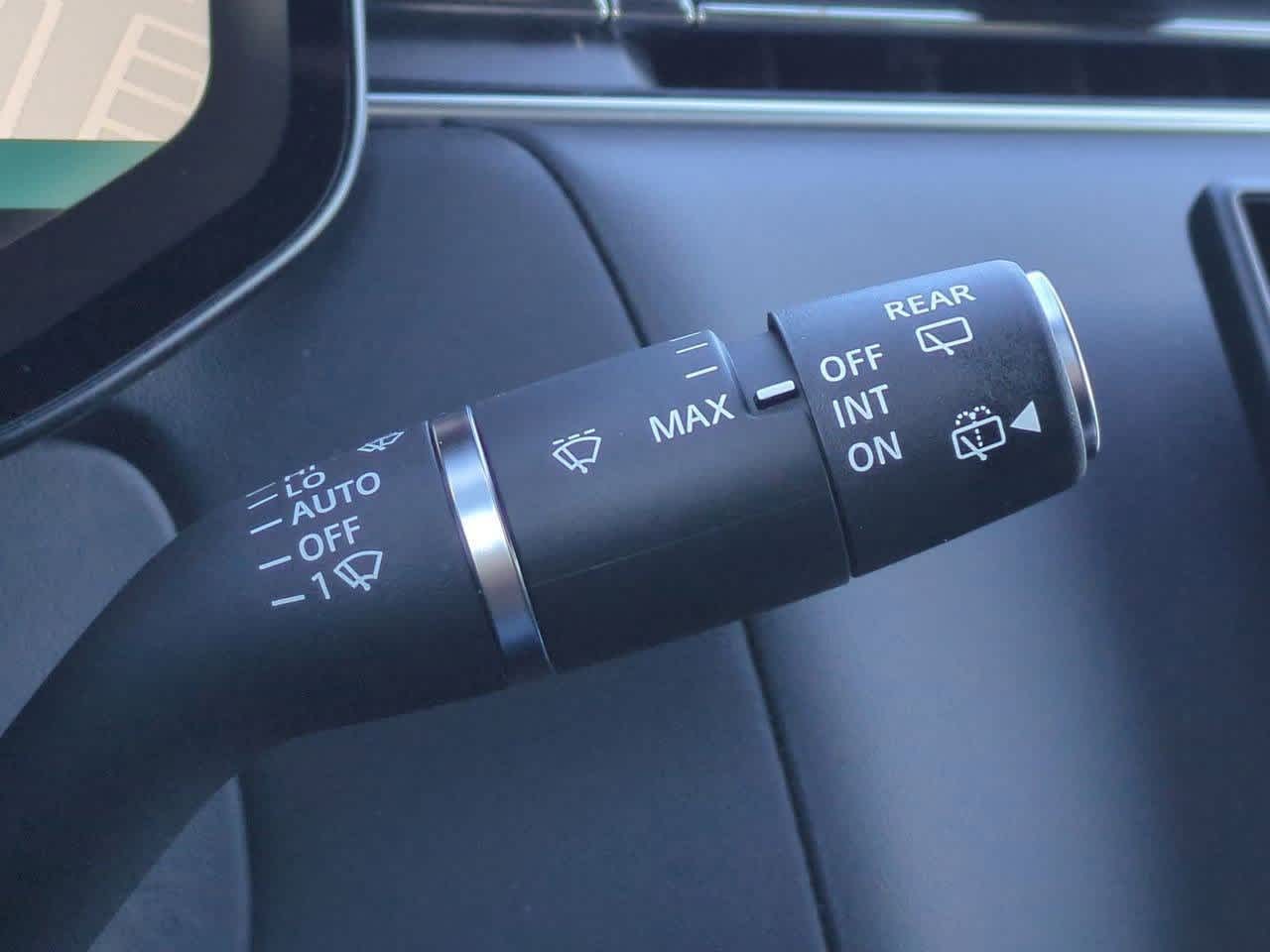 Thumbnail: 2025 Land Rover Range Rover - 26