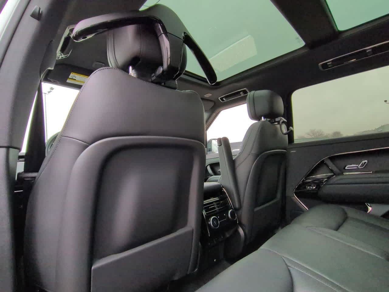 Thumbnail: 2025 Land Rover Range Rover Sport - 18