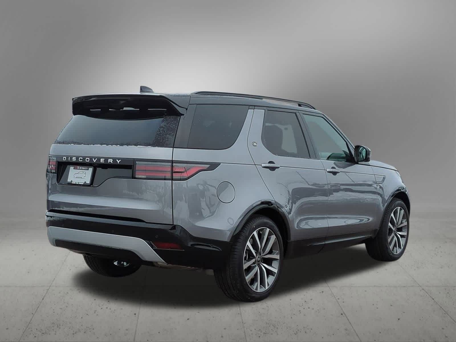 Thumbnail: 2026 Land Rover Discovery - 6