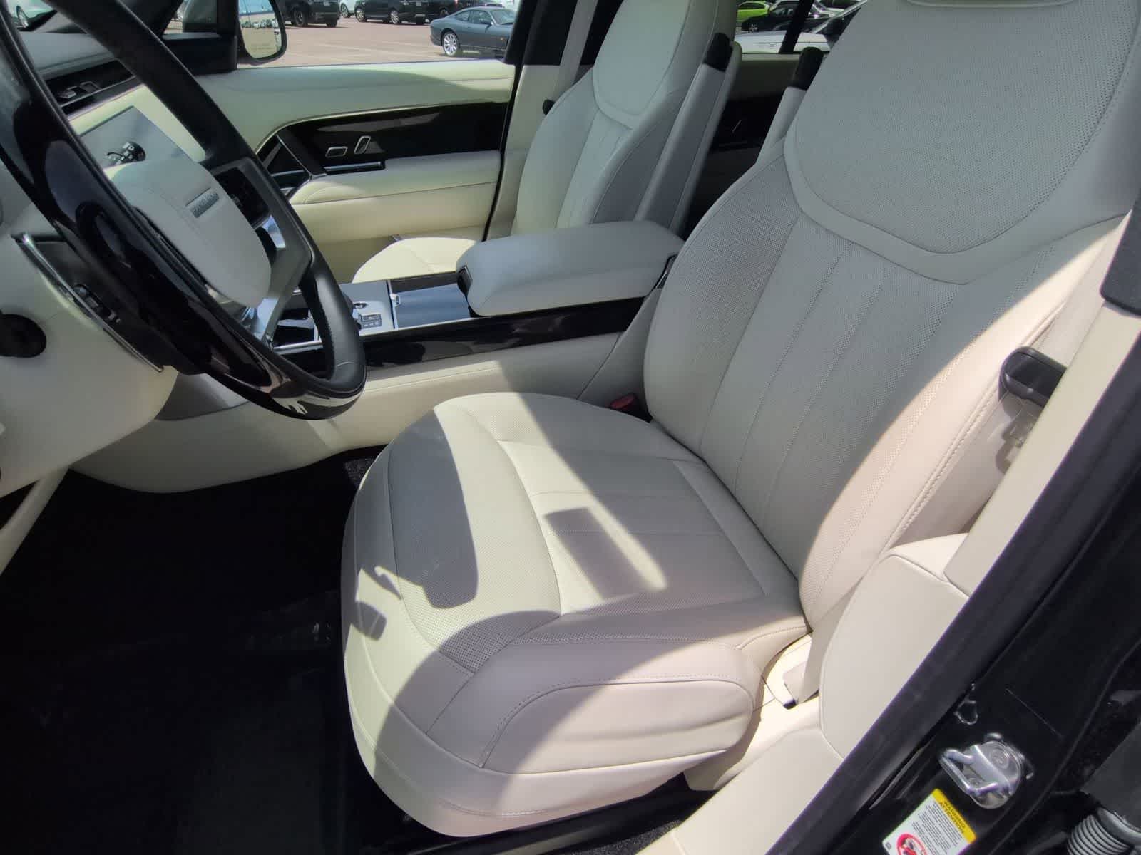 Thumbnail: 2025 Land Rover Range Rover - 16