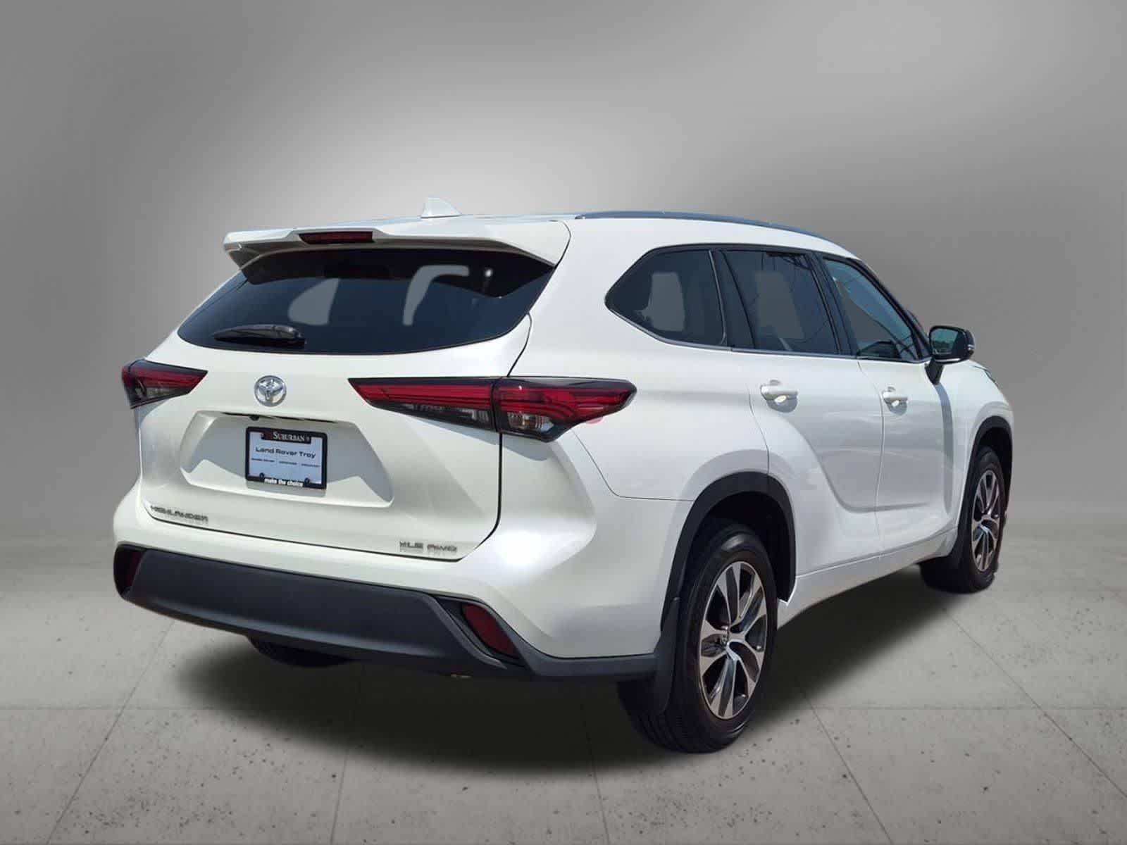 2021 Toyota Highlander XLE - Photo 6