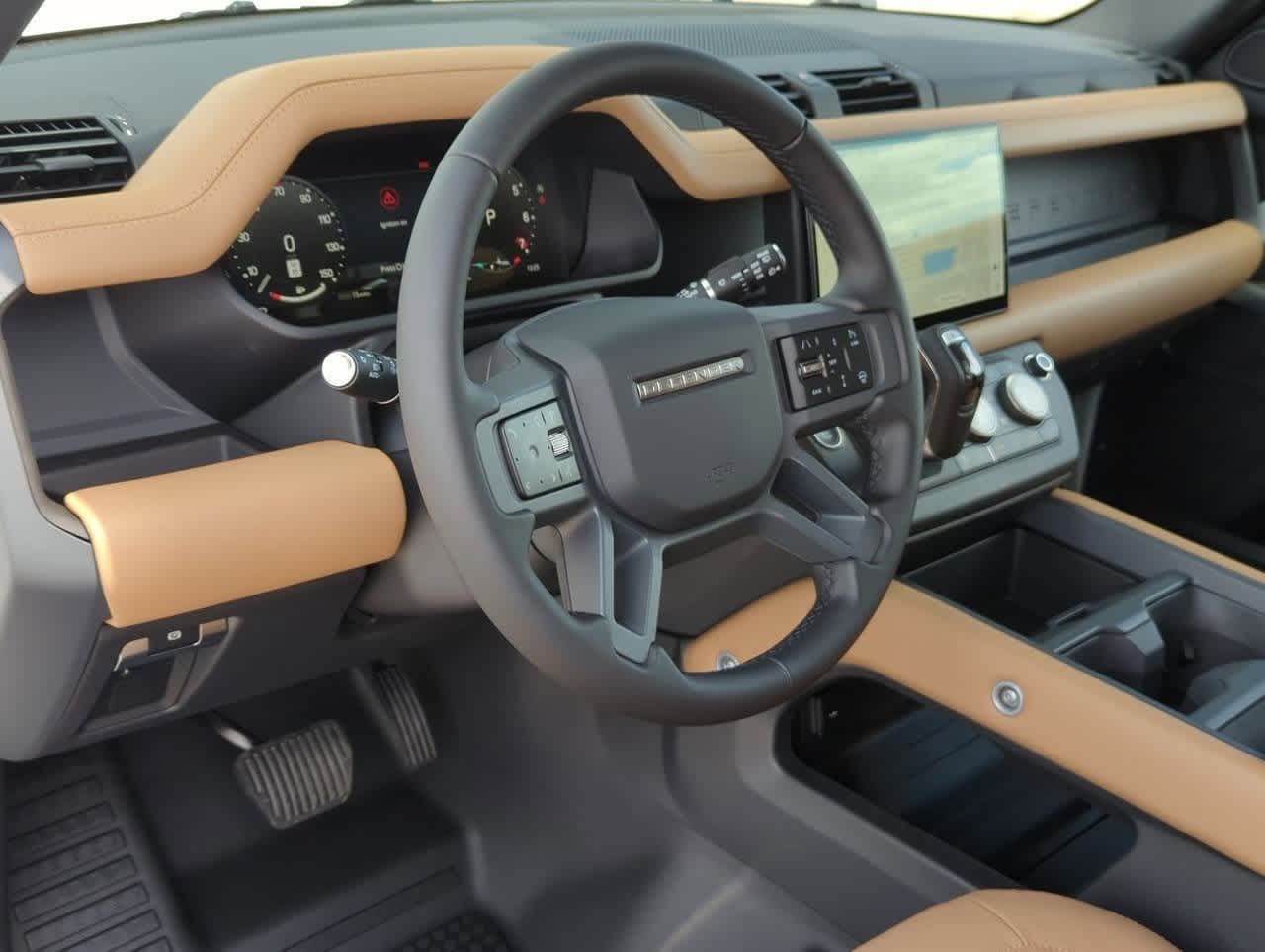 2025 Land Rover Defender 110 S photo 2
